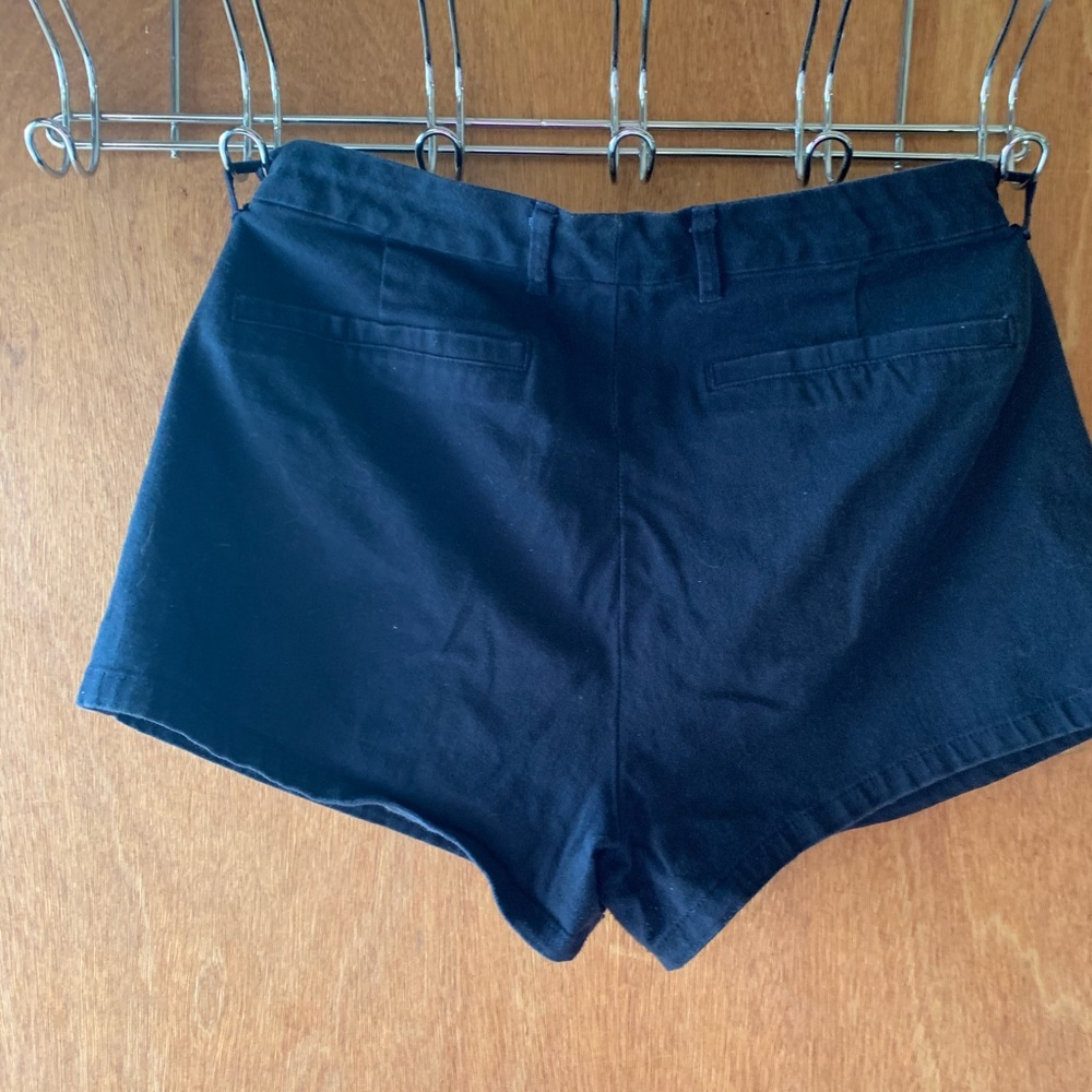 Shorts - Picture 2 of 3